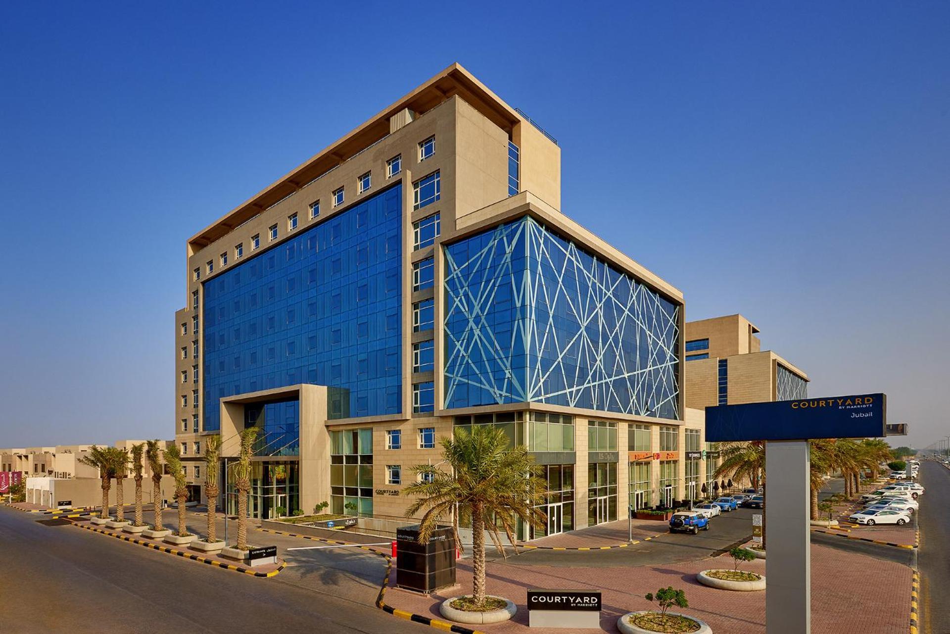 Courtyard By Marriott Jubail Hotel Bagian luar foto