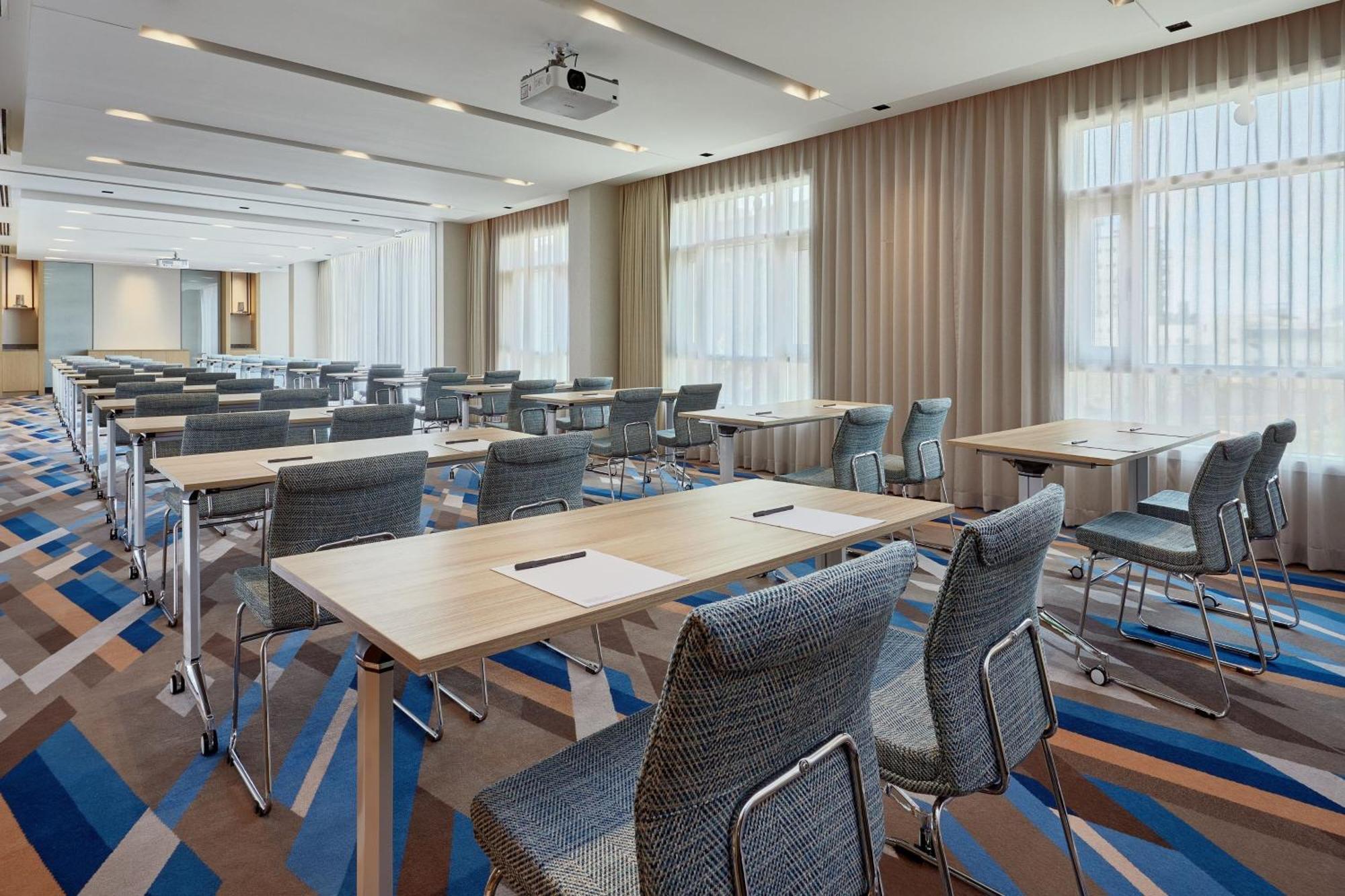 Courtyard By Marriott Jubail Hotel Bagian luar foto