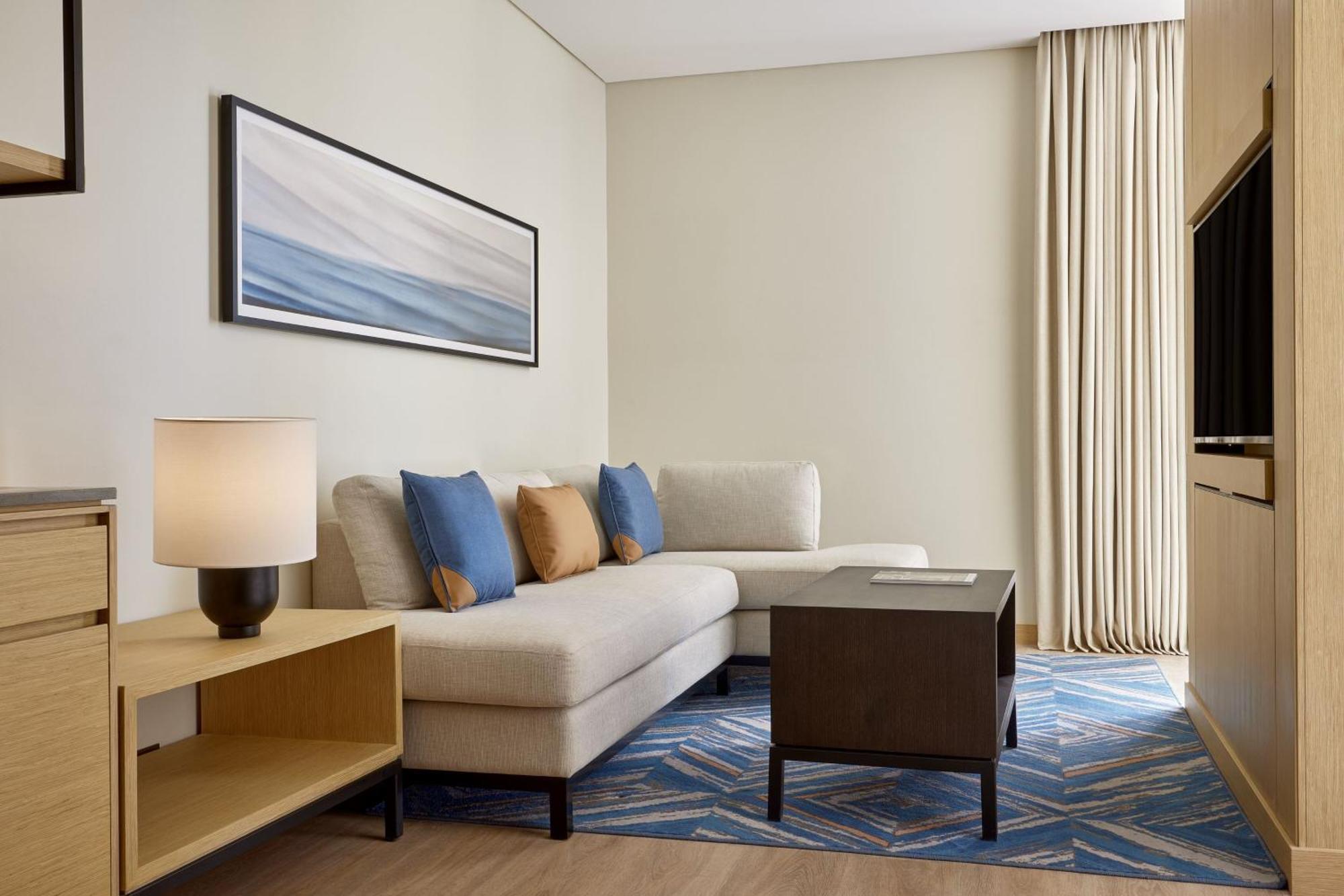 Courtyard By Marriott Jubail Hotel Bagian luar foto