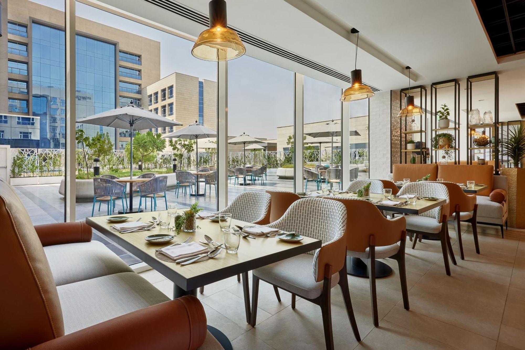 Courtyard By Marriott Jubail Hotel Bagian luar foto