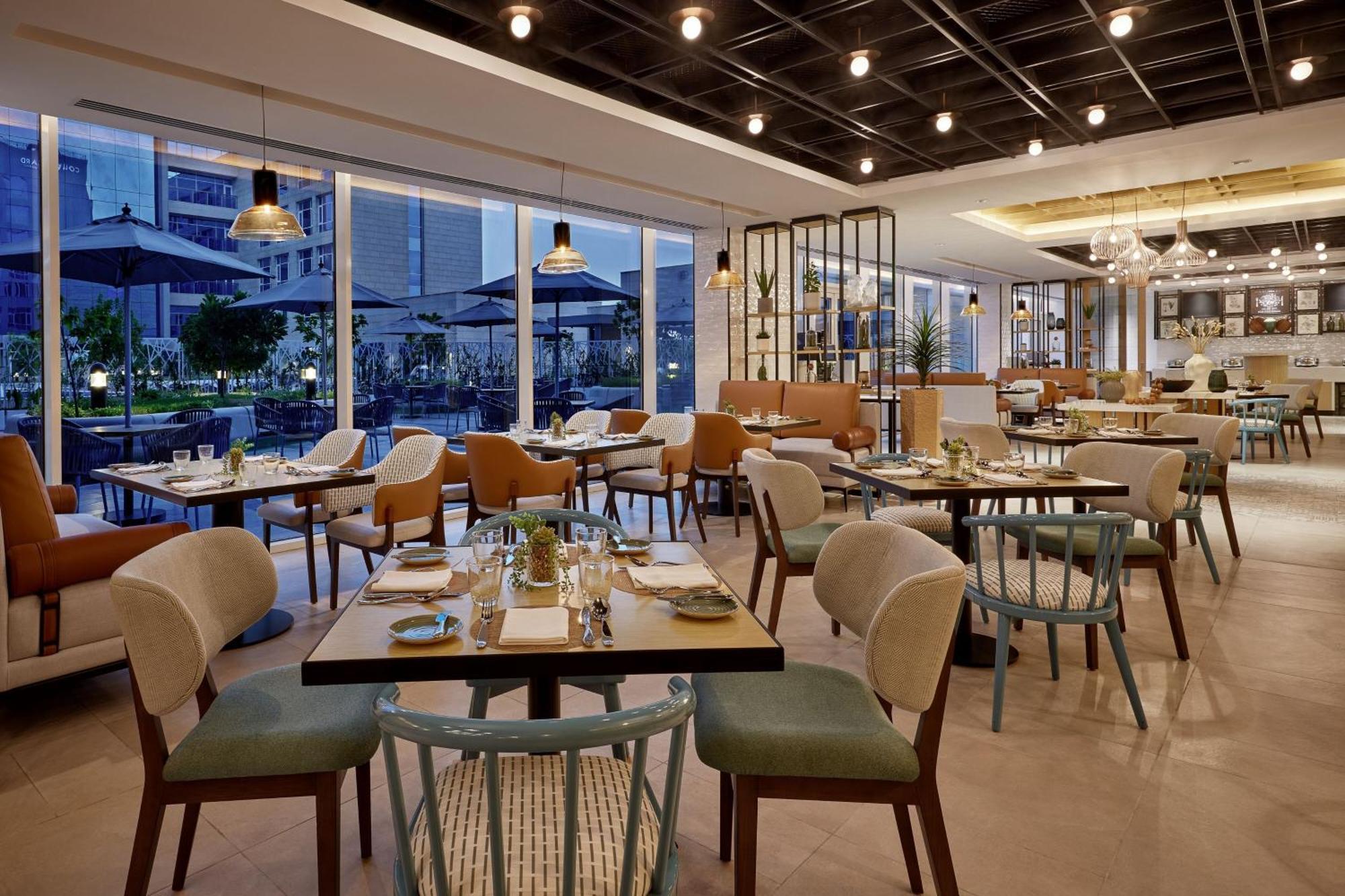 Courtyard By Marriott Jubail Hotel Bagian luar foto